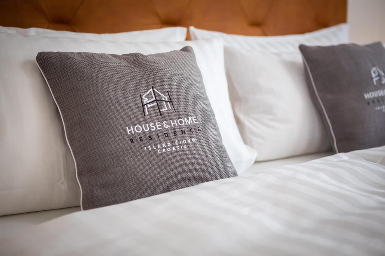 House & Home 슬라티네 외부 사진